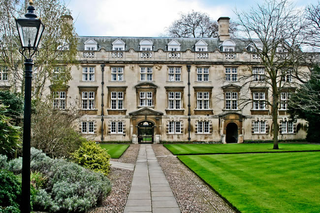 盘点英国各所大学的首推专业！